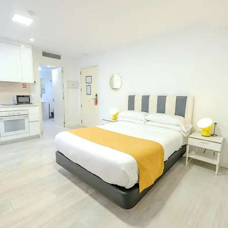 Castell 公寓 4*